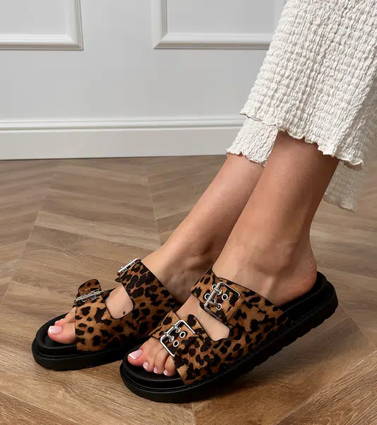 marka niezdefiniowana Leopard print slides with buckles on straps Klinet