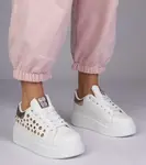 marka niezdefiniowana White sneakers with gold detail and studs Urlana