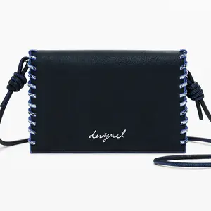 Černá kabelka přes rameno