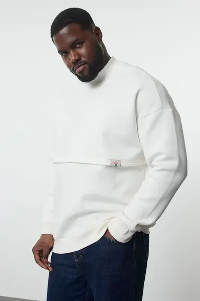 Trendyol Plus Size Ecru Oversize/Wide Cut Stand Collar Labeled Sweatshirt