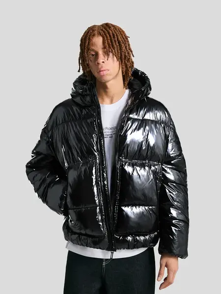 Bershka Zimná bunda  čierna