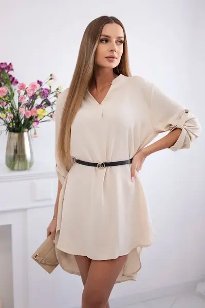 Kesi Włoski Šaty s dlhším chrbtom a opaskom svetlobéžová