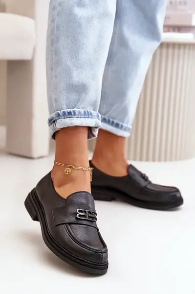 Zazoo 20102 Moderne Lakové Poltopánky na Masívnej Platforme Čierne