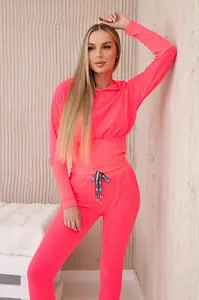 Set with wide cuffs in pink neon color