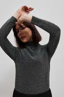 Halenka s kovovou nití