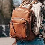 Dámsky kožený batoh The Chesterfield Brand Santana - koňak