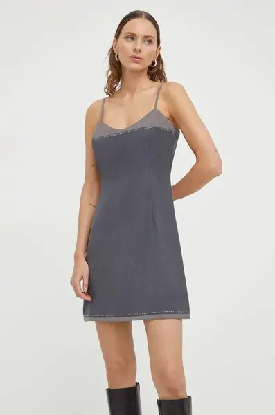 Šaty z vlněné směsi Remain