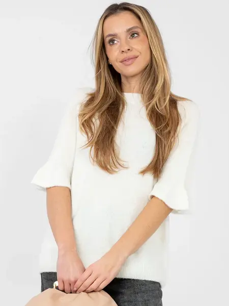 Ecru svetr s tříčtvrtečními rukávy