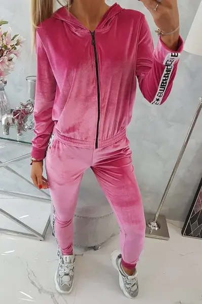 Velúrová súprava s ozdobnými pásikmi