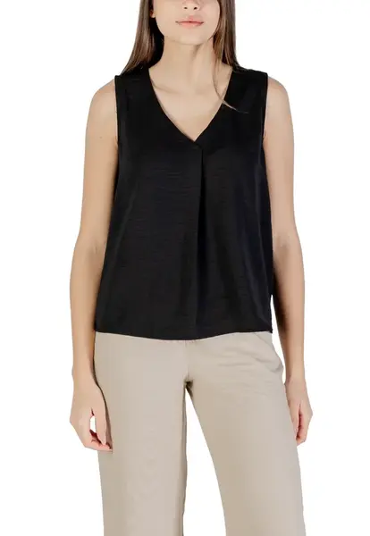 Černý top bez rukávů s V-výstřihem