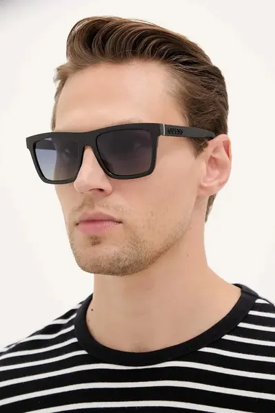 Sluneční brýle Guess