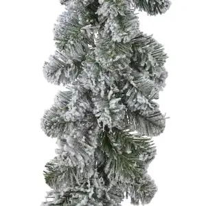 Girlanda s imitací sněhu