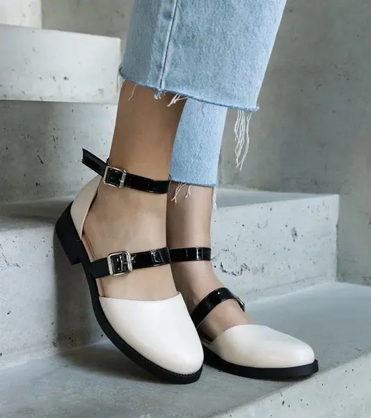 Gemre Beige ballerinas with a buckle Josiane