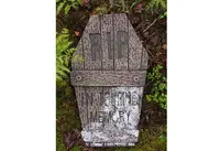 Náhrobný kameň RIP s umelým snehom 61cm