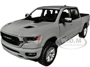 2019 RAM 1500 Laramie Crew Cab Pickup Truck Gray "Timeless Legends" Series 1/27 Diecast Model Car by Motormax