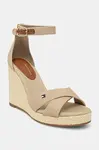 Sandály Tommy Hilfiger FLAG HIGH WEDGE ESPAD CRISSCROSS béžová barva, FW0FW08661