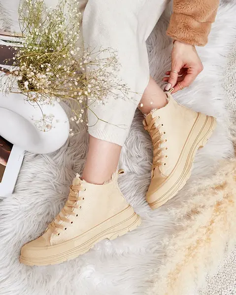 Resti Women's insulated sport shoes a'la sneakers Benvilo