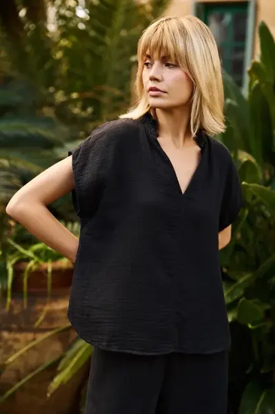 Marisse Black Cotton Shirt