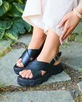 Resti Black women's sandals on a thick sole Denidas - Shoes