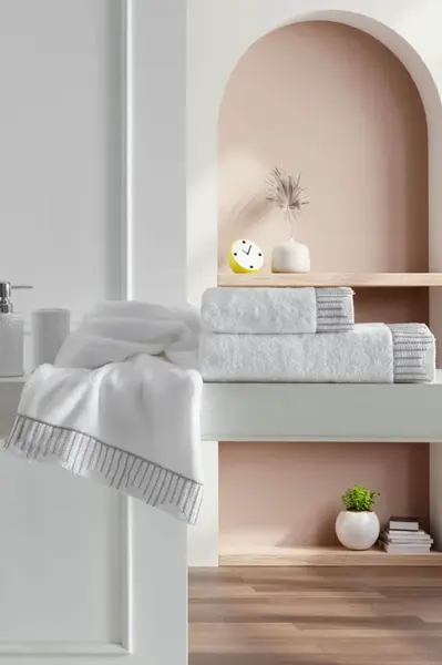 Osuška NOVA s krajkou 85x150 cm Bílá