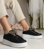 Gemre Black sneakers adorned with a butterfly with rhinestones Kariba