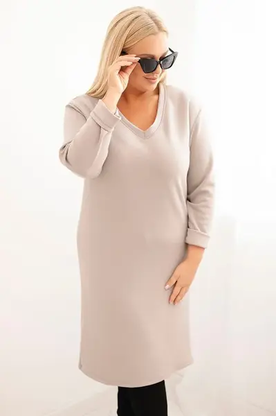 Kesi Włoski Dámské šaty Plus Size máslové s výstřihem do V a rukávem tmavě béžové