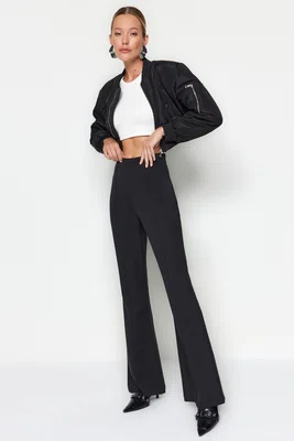 Trendyol Black Flare Flare Leg tkané kalhoty