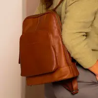 Dámsky kožený batoh The Chesterfield Brand Danna - koňak