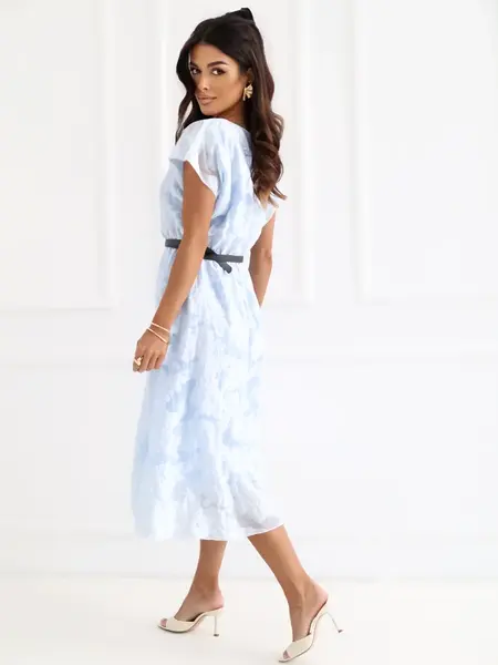 Světle modré midi šaty na svatbu