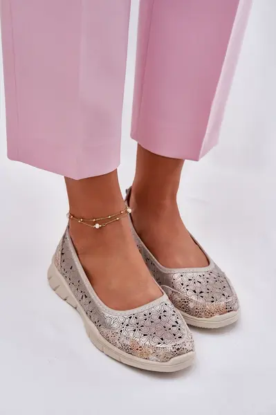 EVENTO Kožené Perforované Ľahké Baletky Zlaté Leaneila