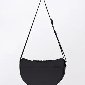 Ucon Acrobatics Alva Medium Lotus Infinity Black