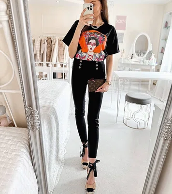 Gemre Black leggings adorned with Boulanger buttons